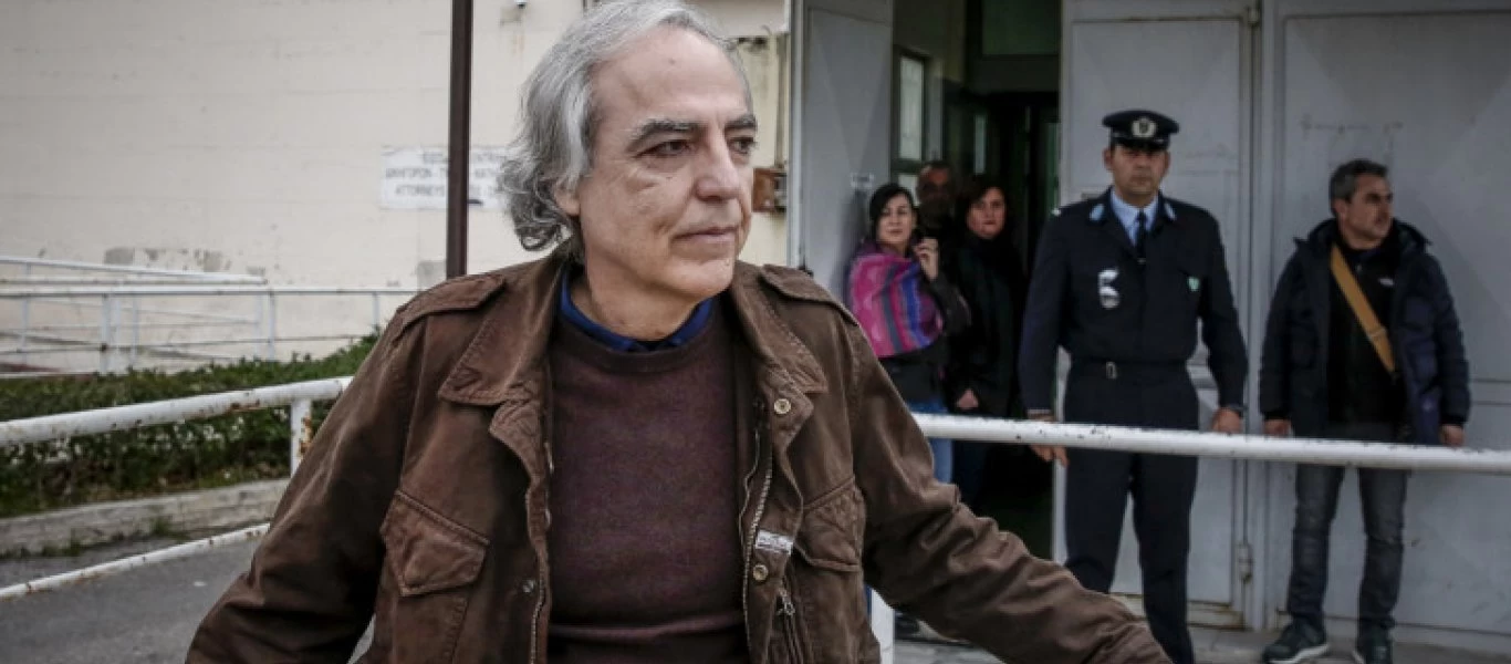 Ο Δ.Κουφοντίνας με δήλωση κατά της «οικογένειας που κυβερνά» ανακοίνωσε πως σταματά την απεργία πείνας